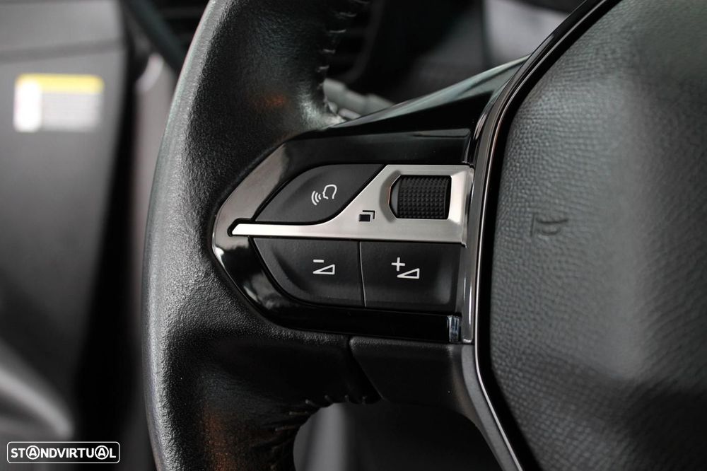 Peugeot 208 1.2 PureTech Allure - 26