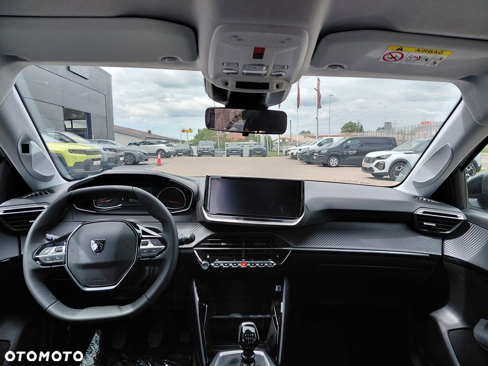 Peugeot 208 - 13