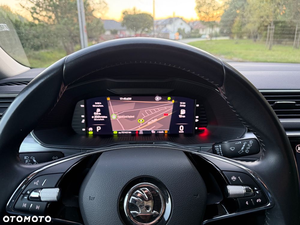 Skoda Superb 2.0 TDI DSG Premium Edition - 25