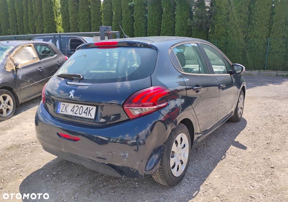 Peugeot 208 - 5