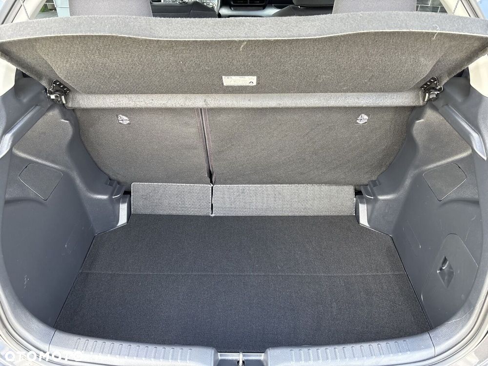 Toyota Yaris Hybrid 1.5 Style - 18
