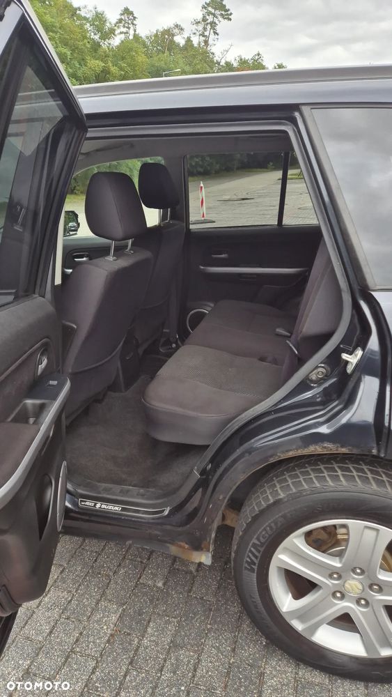 Suzuki Grand Vitara 2.4 De Luxe - 9