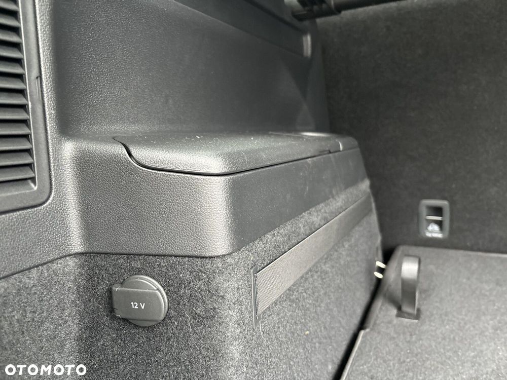 Volkswagen Touran - 23