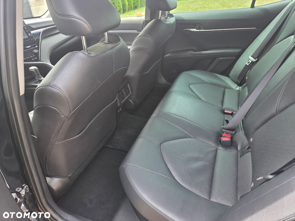 Toyota Camry 2.5 Hybrid Executive CVT - 11