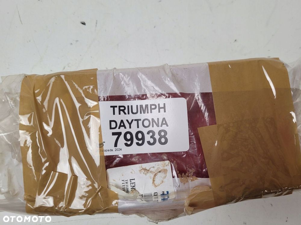 TRIUMPH DAYTONA 675 KLOSZ LAMPY TYŁ - 8