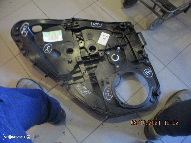 Elevador Manual 8A61A045H23AG FORD FIESTA 2010 5P TE FORD FIESTA 6 2009 1.4TDCI   5P  PRETO TE FORD FIESTA 6  2010 1.4TDCI 70CV 5P BRANCO TE - 5
