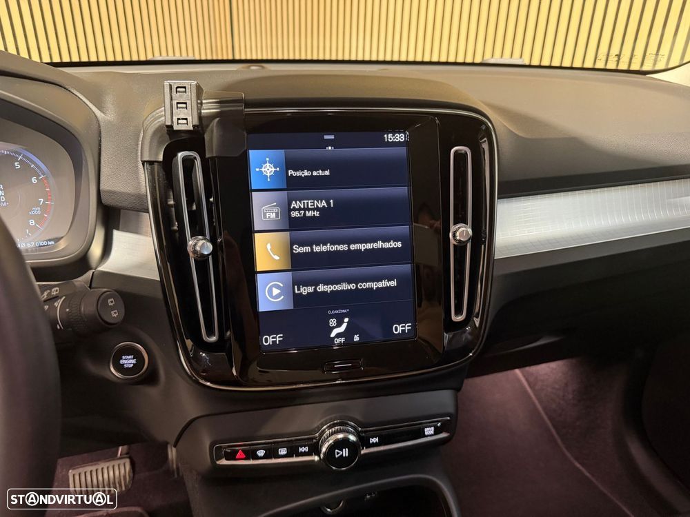 Volvo XC 40 T3 Geartronic Momentum Pro - 10