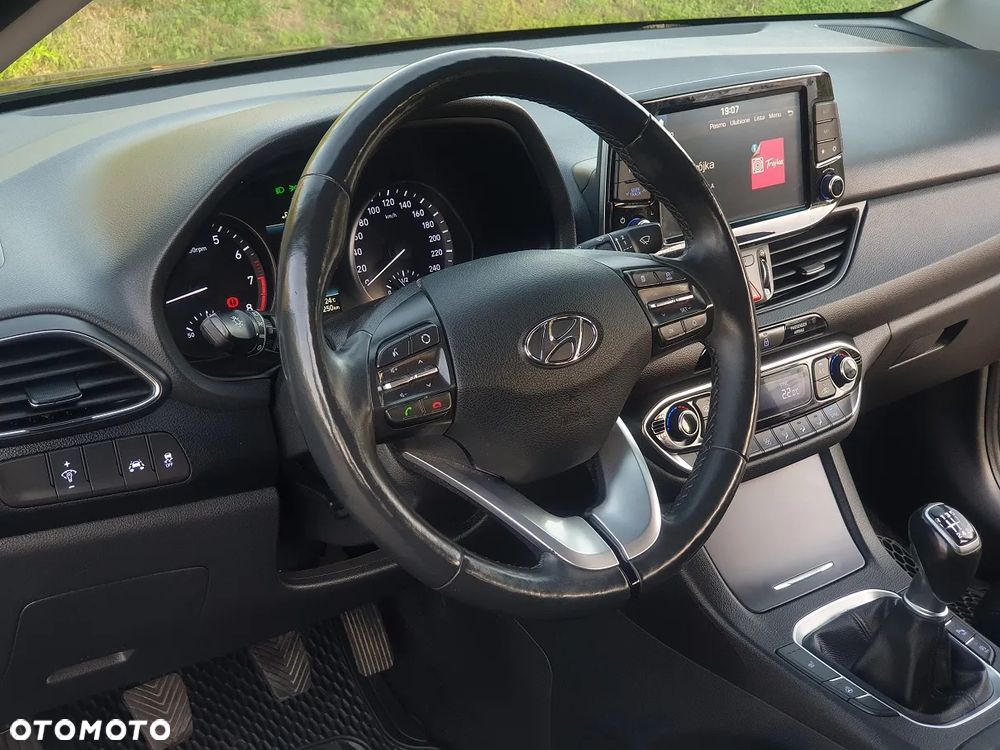 Hyundai i30 1.4 T-GDI Premiere Style - 13