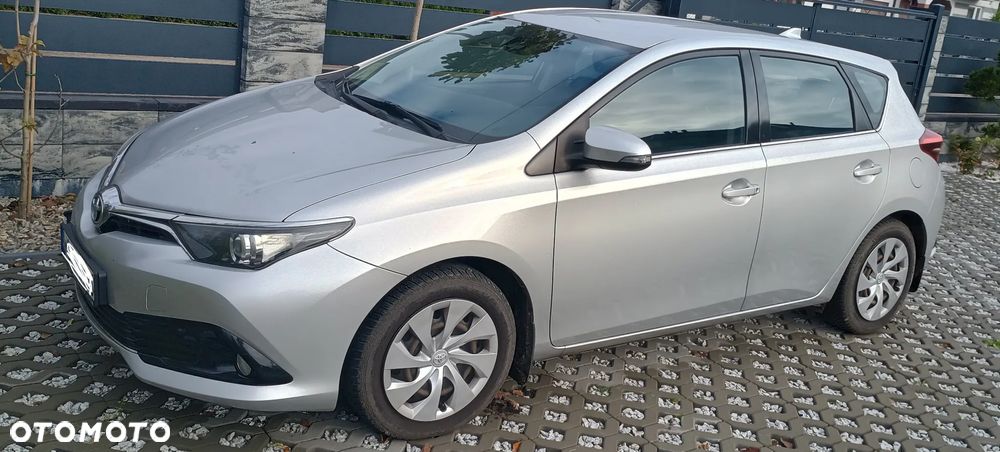 Toyota Auris 1.6 Premium - 1
