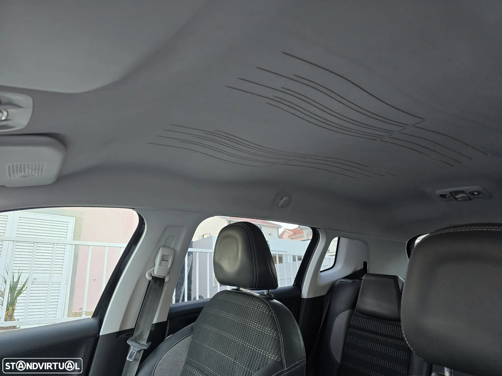 Peugeot 2008 1.6 e-HDi Allure - 14