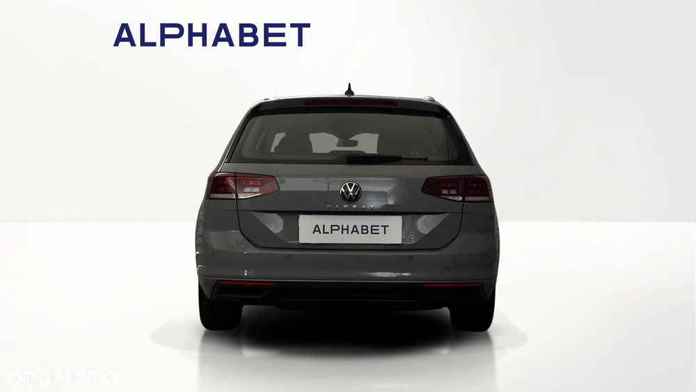 Volkswagen Passat - 4
