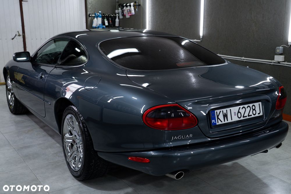 Jaguar XK8 - 25