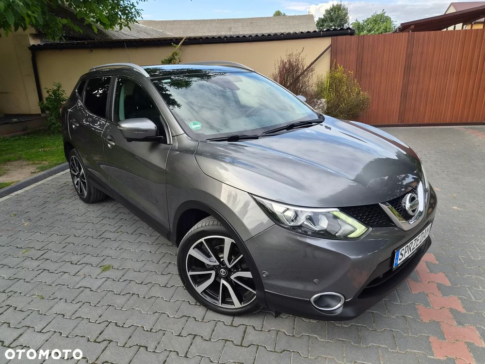 Nissan Qashqai 1.6 DIG-T Tekna - 1