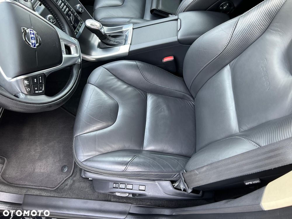 Volvo XC 60 D4 AWD R-Design Kinetic - 11