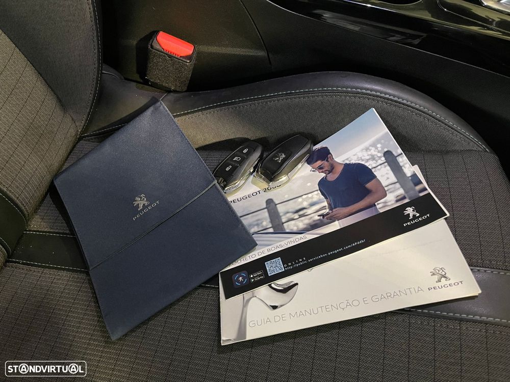 Peugeot 2008 1.5 BlueHDi Allure EAT8 - 32