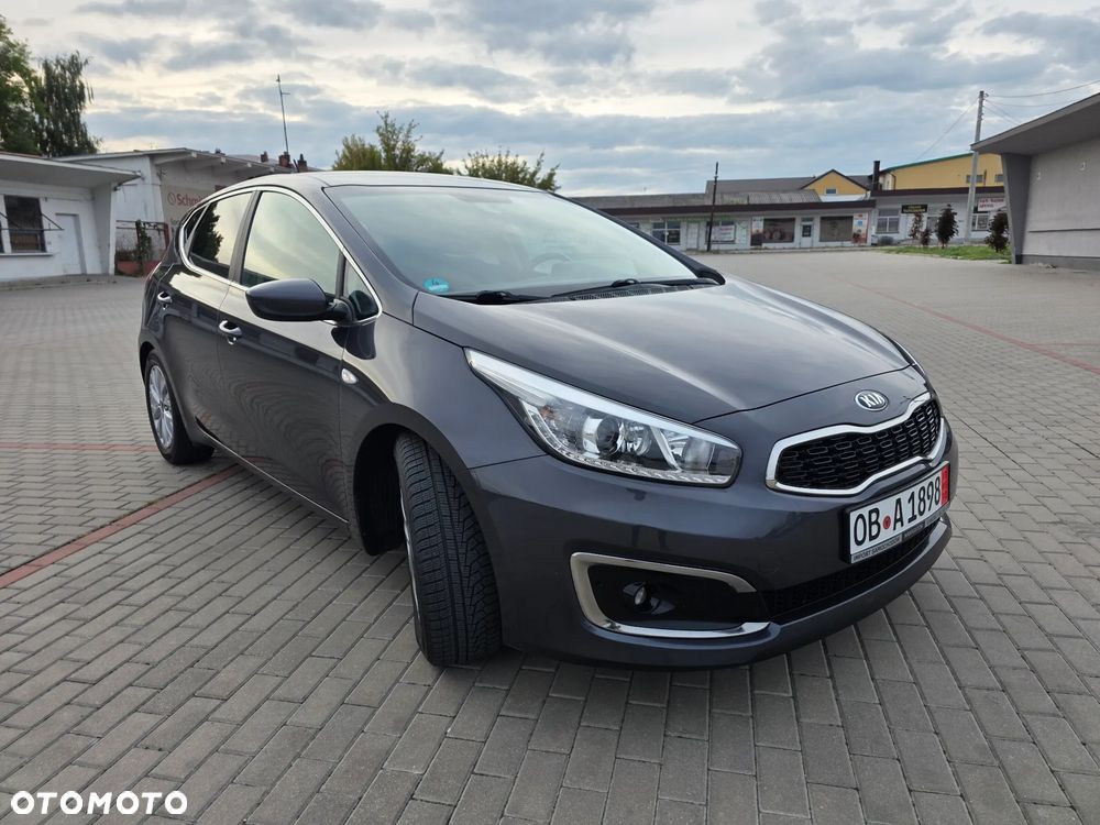 Kia Ceed - 9