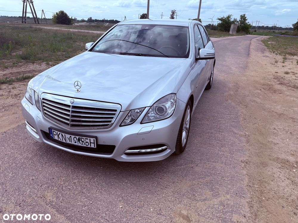 Mercedes-Benz Klasa E 200 CGI BlueEFFICIENCY Automatik Avantgarde - 4