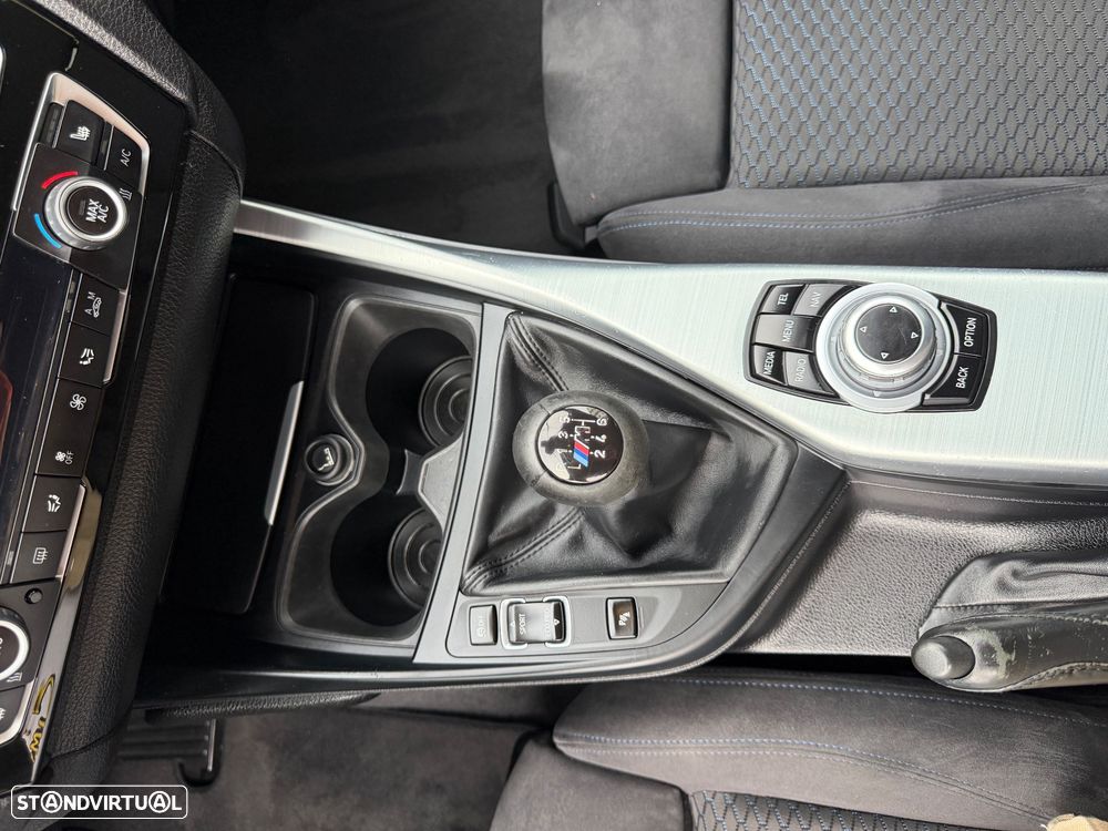 BMW 118 d Pack M - 30