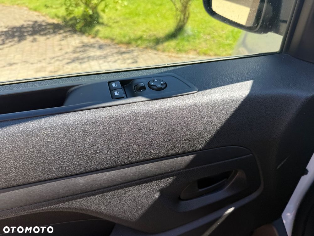 Opel Vivaro - 16