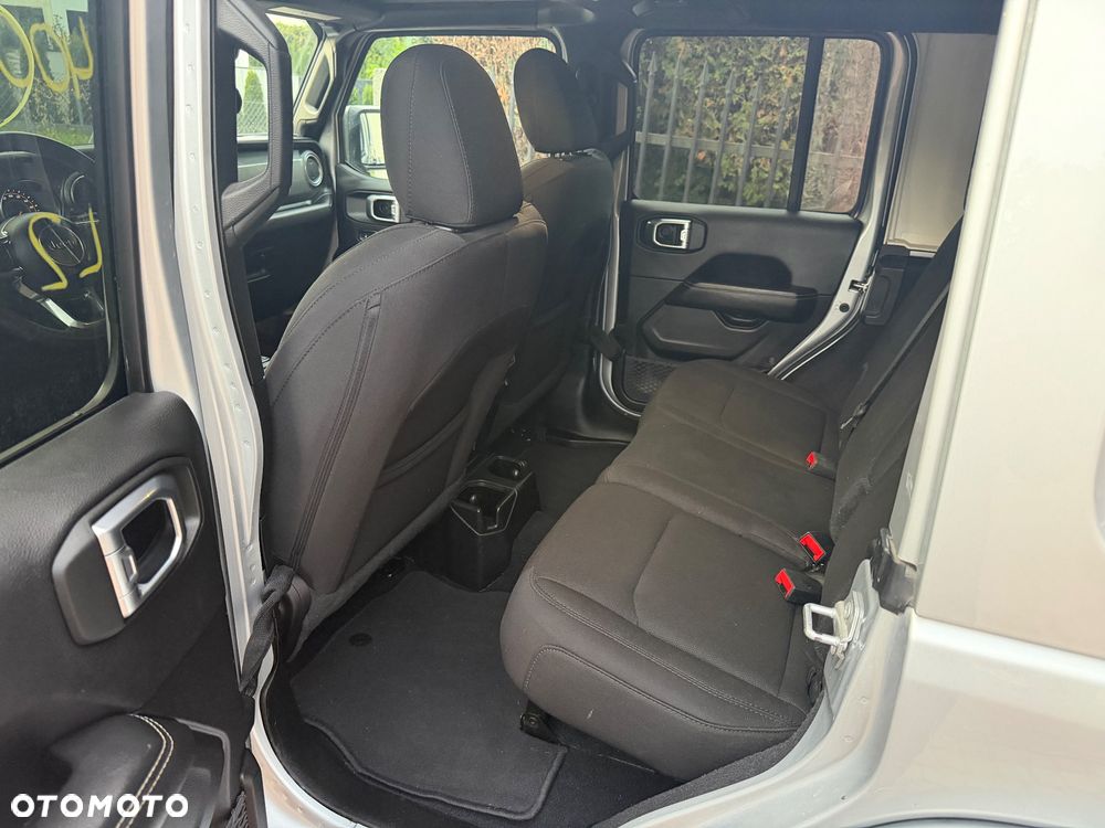 Jeep Wrangler - 14