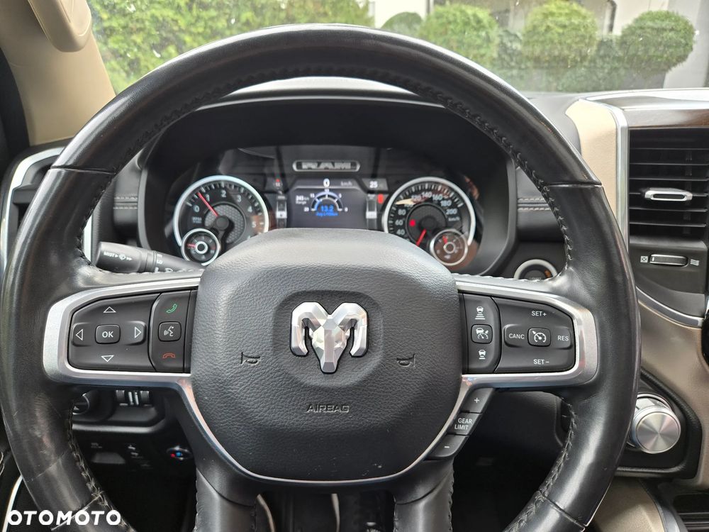 RAM 1500 5.7 eTorque Crew Cab Shortbed Laramie Chrome - 16