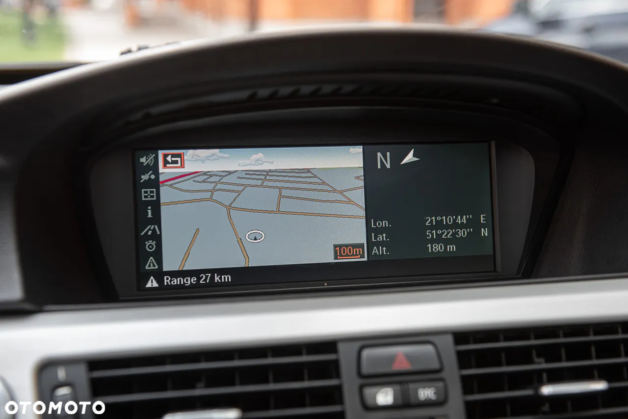 BMW Seria 3 325i Touring - 23