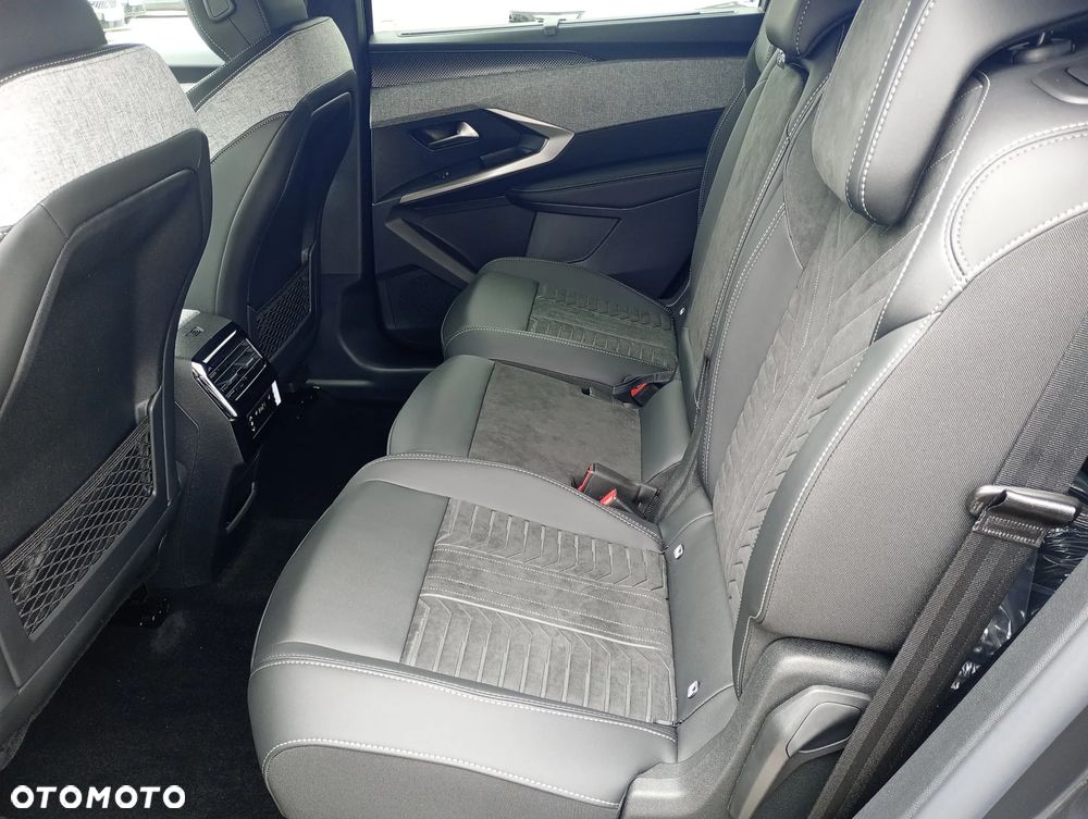 Peugeot 5008 1.2 PureTech mHEV GT S&S e-DCS6 - 8