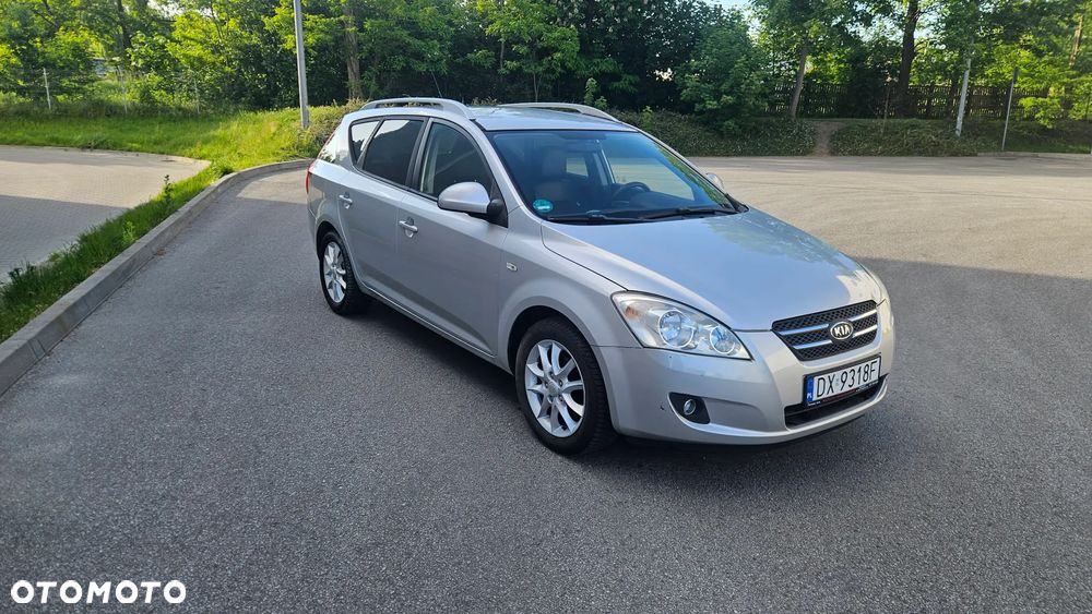 Kia Ceed - 8