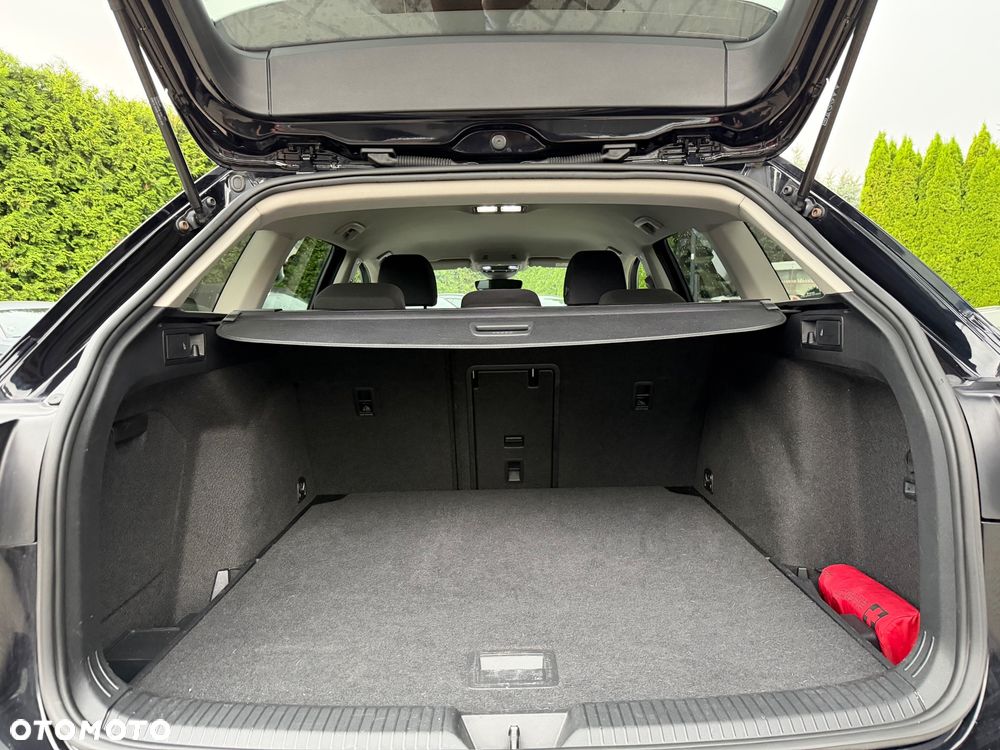 Volkswagen Golf Variant 2.0 TDI SCR DSG Life - 32
