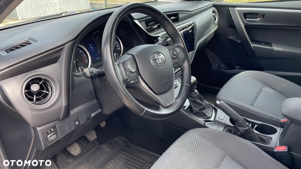 Toyota Corolla 1.6 Comfort - 6