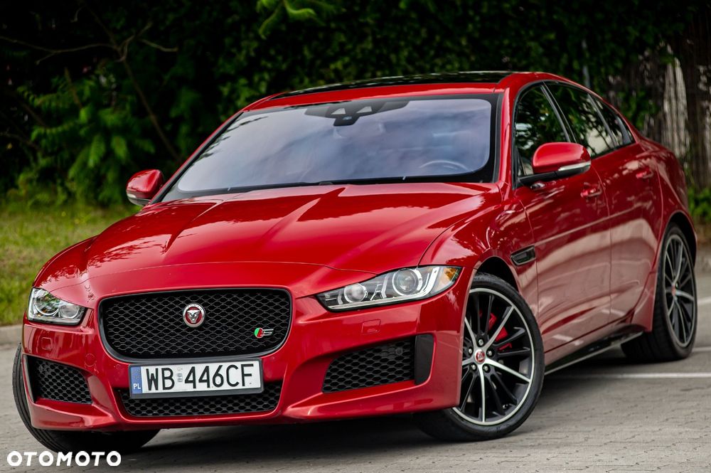Jaguar XE - 1