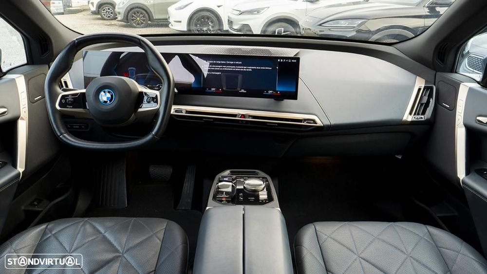 BMW iX xDrive 40 Pack Desportivo - 43