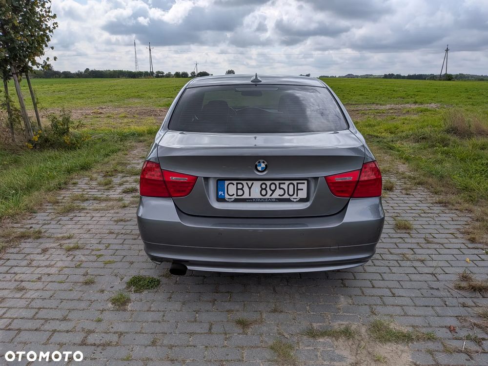 BMW Seria 3 318d - 4