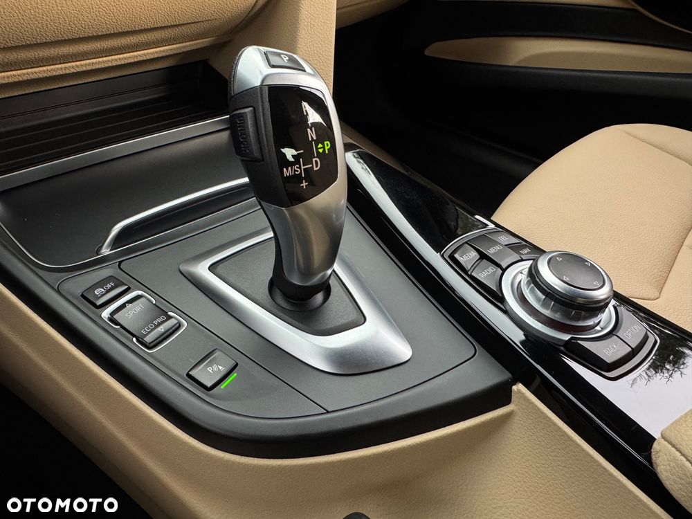 BMW 3GT 318d Luxury Line - 27