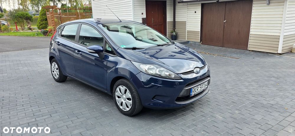 Ford Fiesta 2010 photo 3
