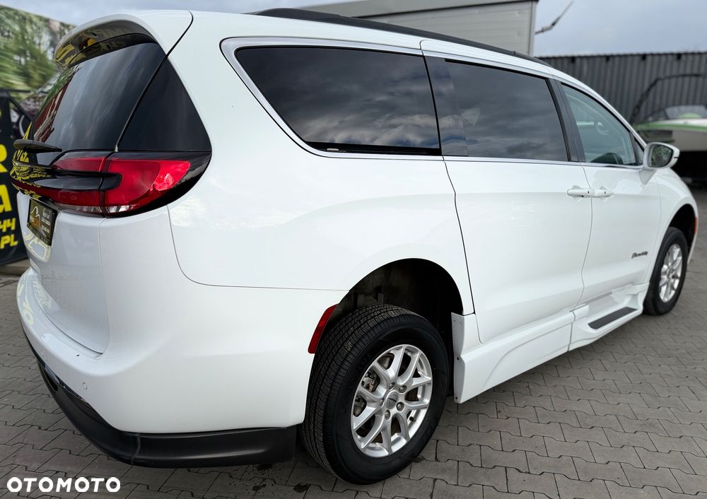 Chrysler Pacifica - 13