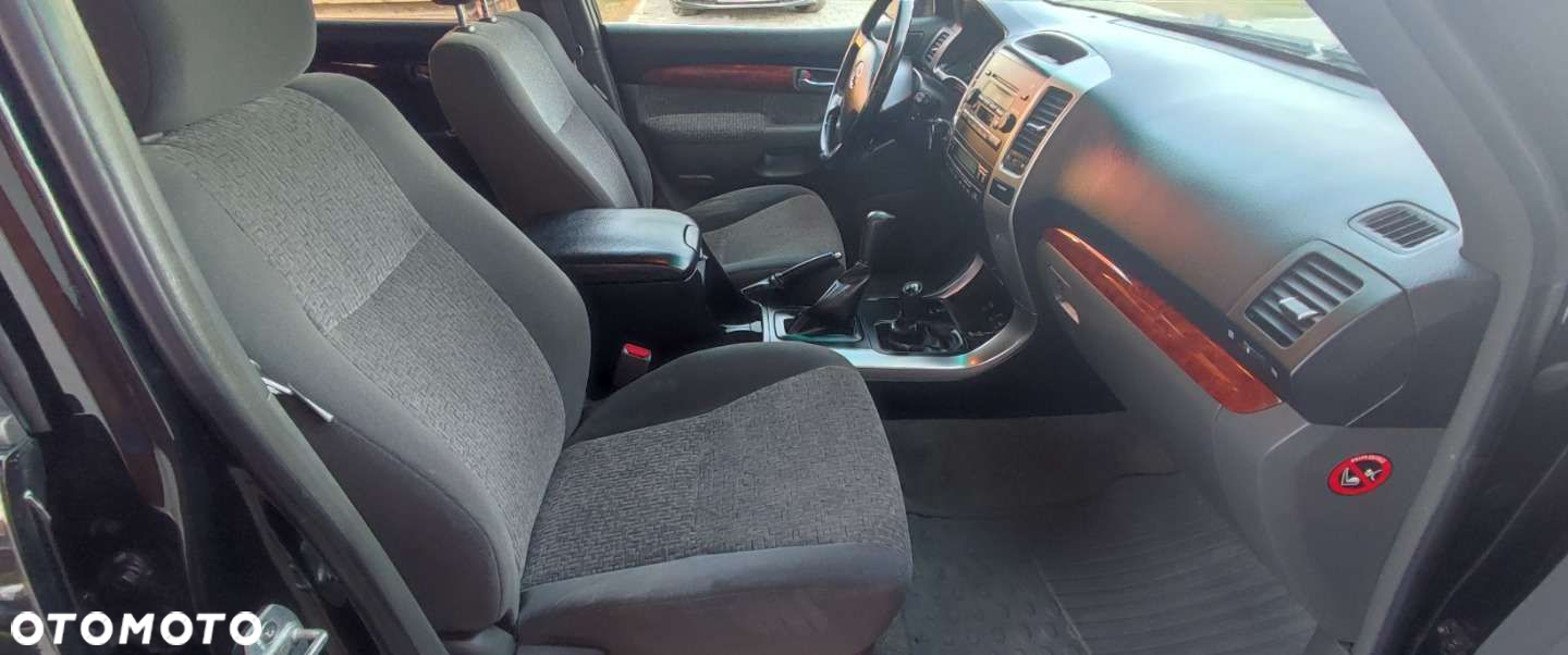 Toyota Land Cruiser - 25