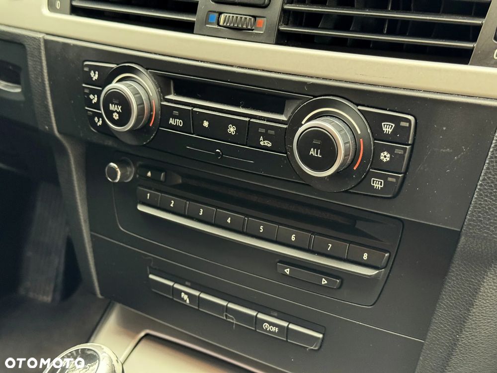 BMW Seria 3 318d - 36