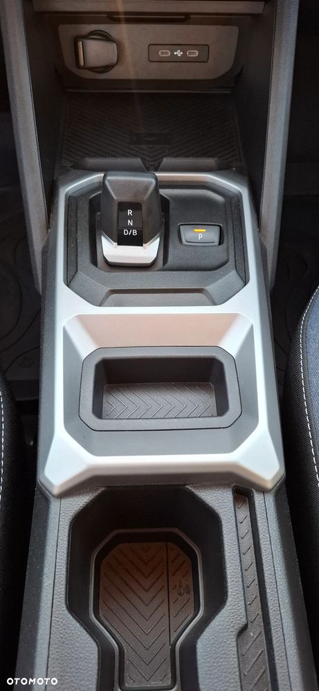 Dacia Duster 1.6 Full Hybrid 140 Journey MMT - 11
