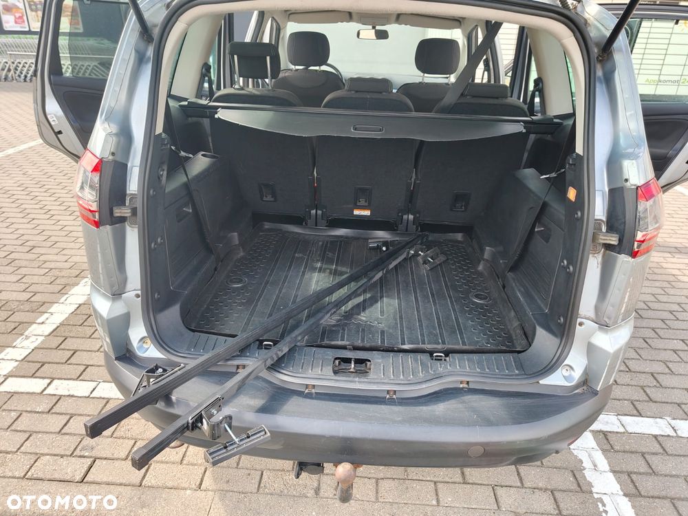 Ford S-Max - 9