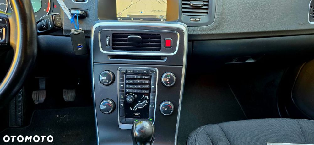 Volvo V60 T3 Edition Pro - 16