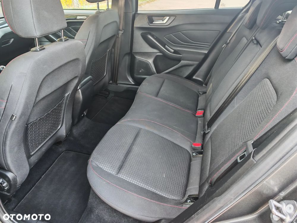 Ford Focus 1.5 EcoBlue Start-Stopp-System ST-LINE X - 33