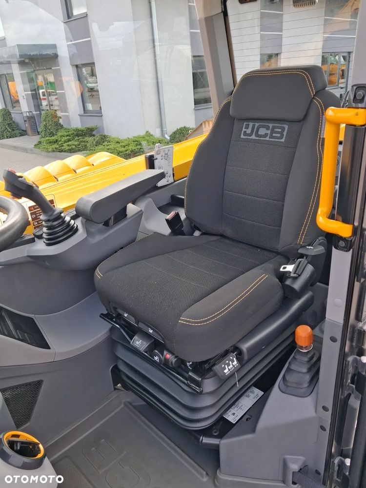 JCB 542 - 70 AGRI XTRA - 12