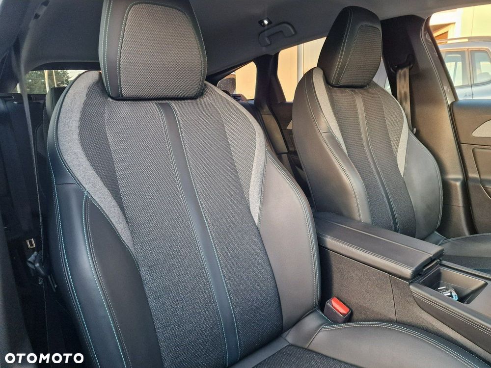 Peugeot 308 1.6 Hybrid PHEV Allure EAT8 - 20