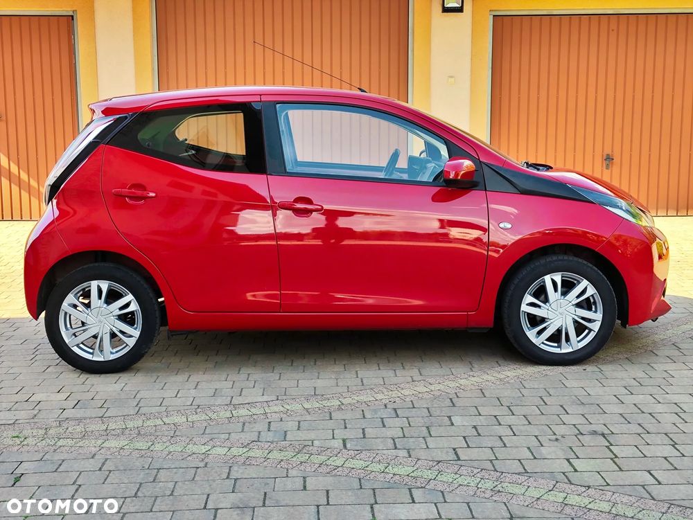 Toyota Aygo x-wave - 13