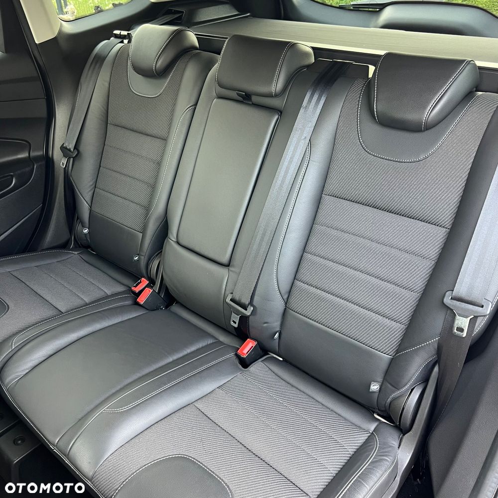 Ford Kuga 1.5 EcoBoost 2x4 Titanium - 25