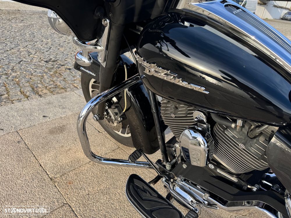 Harley-Davidson Street Street Glide - 17