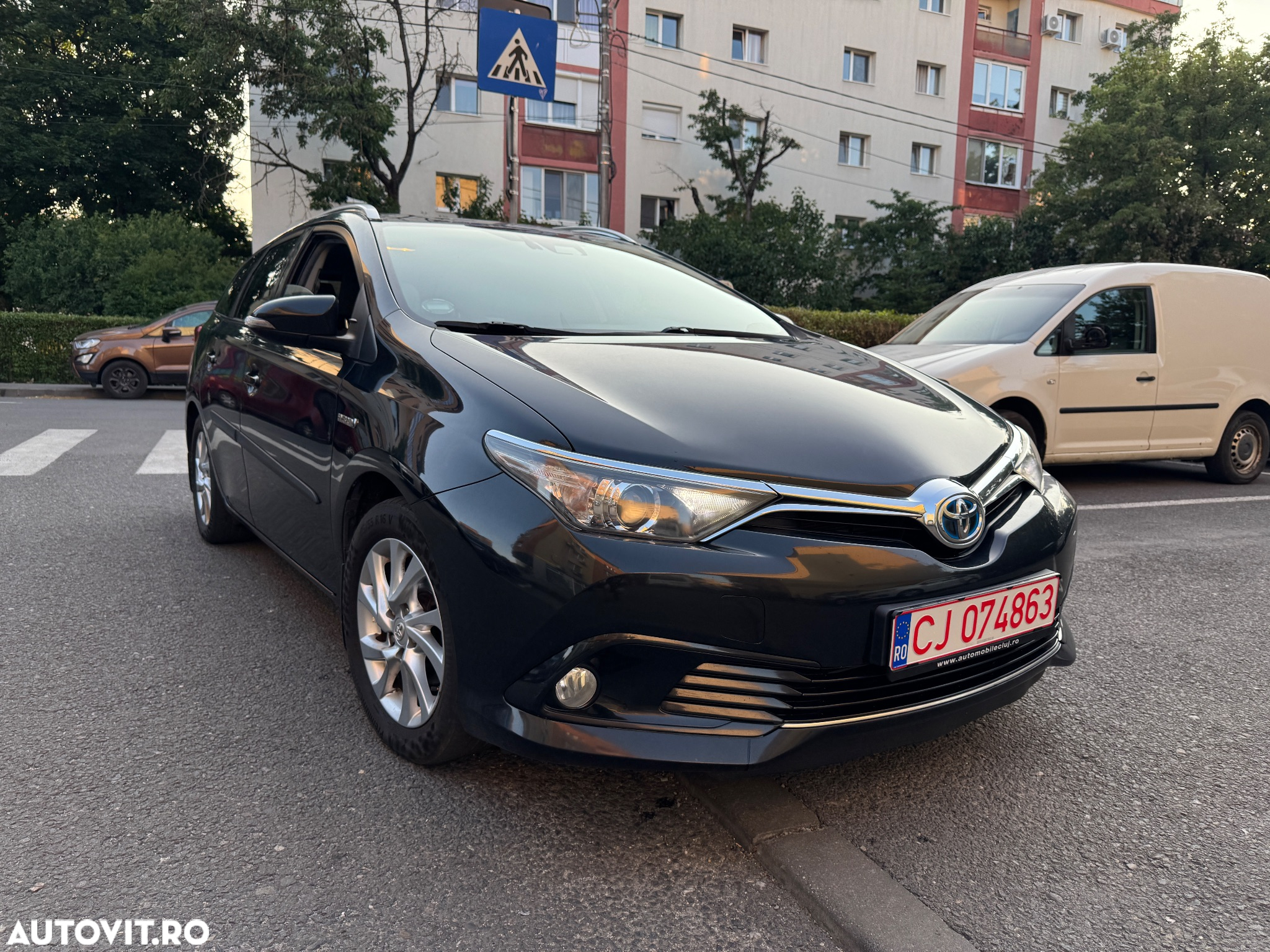 Toyota Auris 1.8 VVT-i Hybrid Automatik Touring Sports Executive - 3