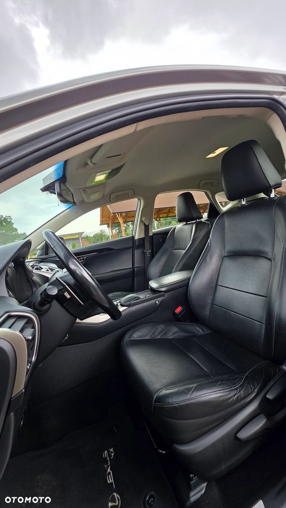 Lexus NX 200t Elite AWD - 28