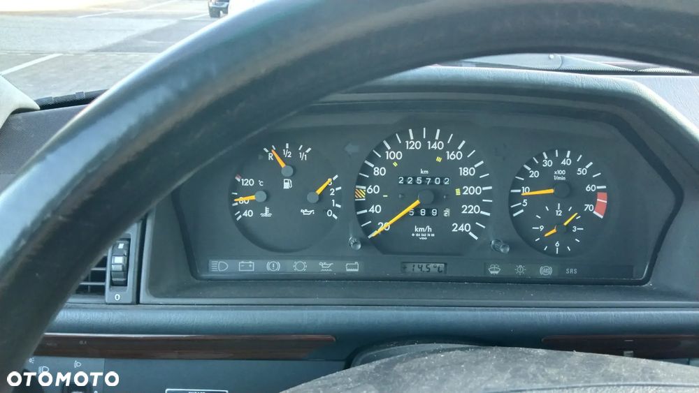 Mercedes-Benz W124 (1984-1993) - 16